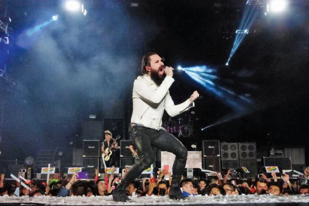 La agrupación complació a las 80 mil almas congregadas en el concierto en el Estadio Azteca (CORTESÍA)