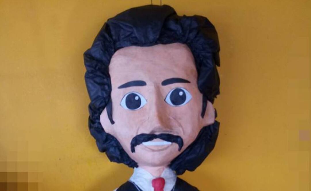 A la figura se le puede quitar el saco para dejarla en chaleco   FOTO: FACEBOOK