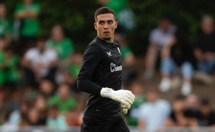 Alex Padilla es expulsado en partido del Athletic Club; no jugó un solo minuto