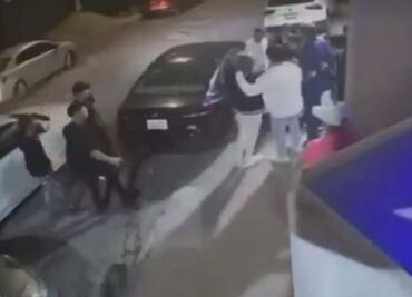 VIDEO Riña callejera en San Luis Potosí termina con disparos al aire; autoridades no se han pronunciado tras agresión