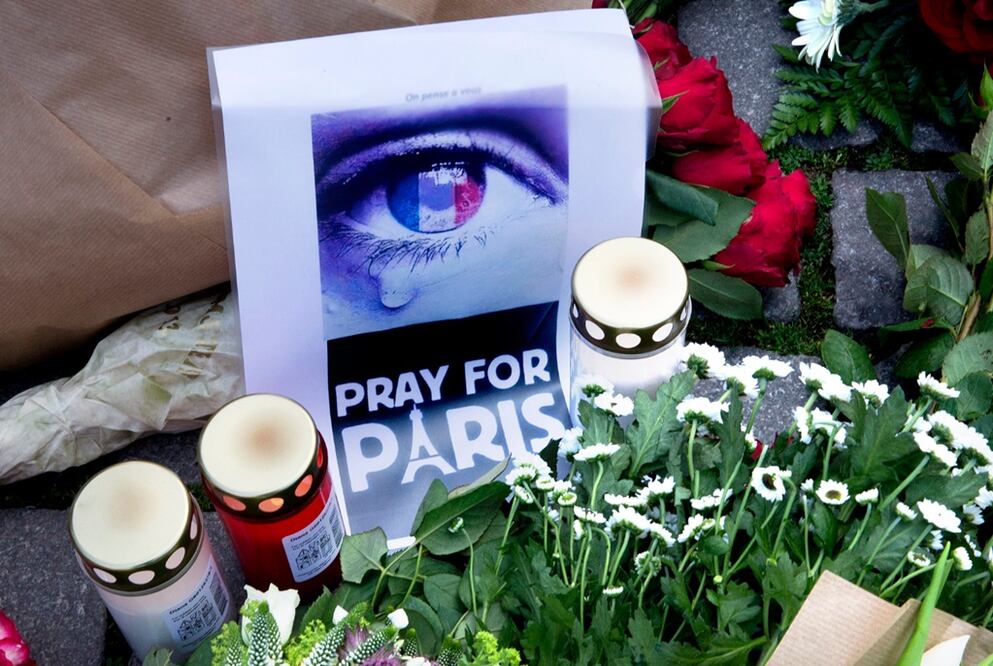 El Procurador de París, Francois Molins, actualizó a 132 el número de muertos y cientos de heridos, luego de los atentados en París. Foto Reuters