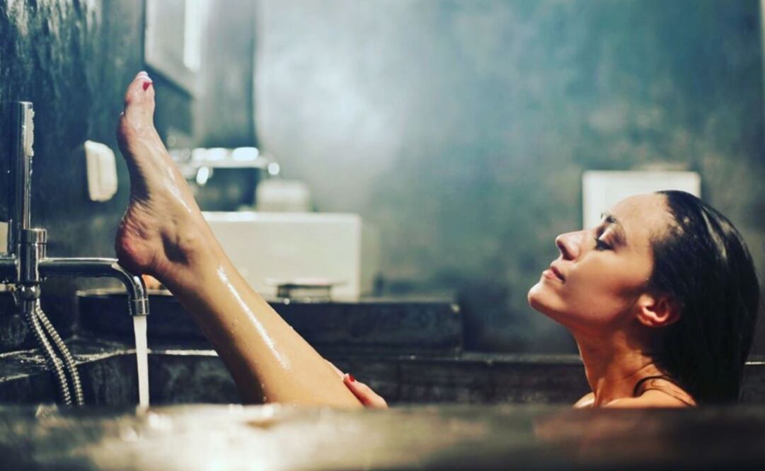 No pienses que por quedarte en casa, debes disminuir tu rutina de baño. Ahora es más importante tomar una ducha diaria. Foto: Cortesía