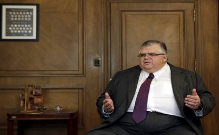 Carstens sees 'gradual' U.S. rate hikes, Mexico should follow