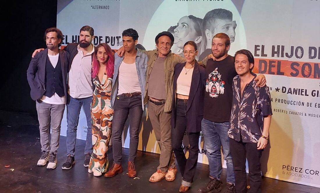 Elenco de "El hijo de puta del sombrero". Foto: Sughey Baños/EL UNIVERSAL.