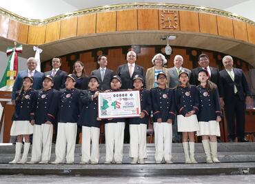 Lotenal celebra 45 años del Fovissste con sorteo