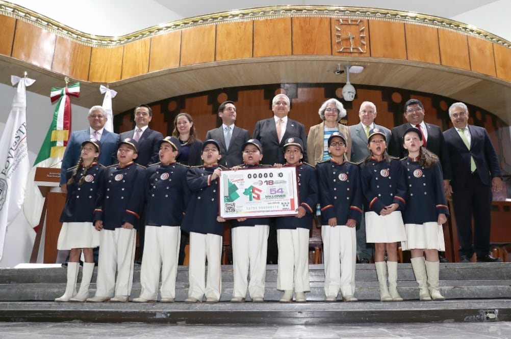 Reco nocimiento. Al realizar el Sorteo Mayor 3648, la Lotenal destacó la madurez alcanzada por el Fovissste. (VALENTE ROSAS. EL UNIVERSAL)