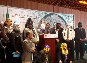 A dos de tres caídas... luchadores piden a diputados seguridad social