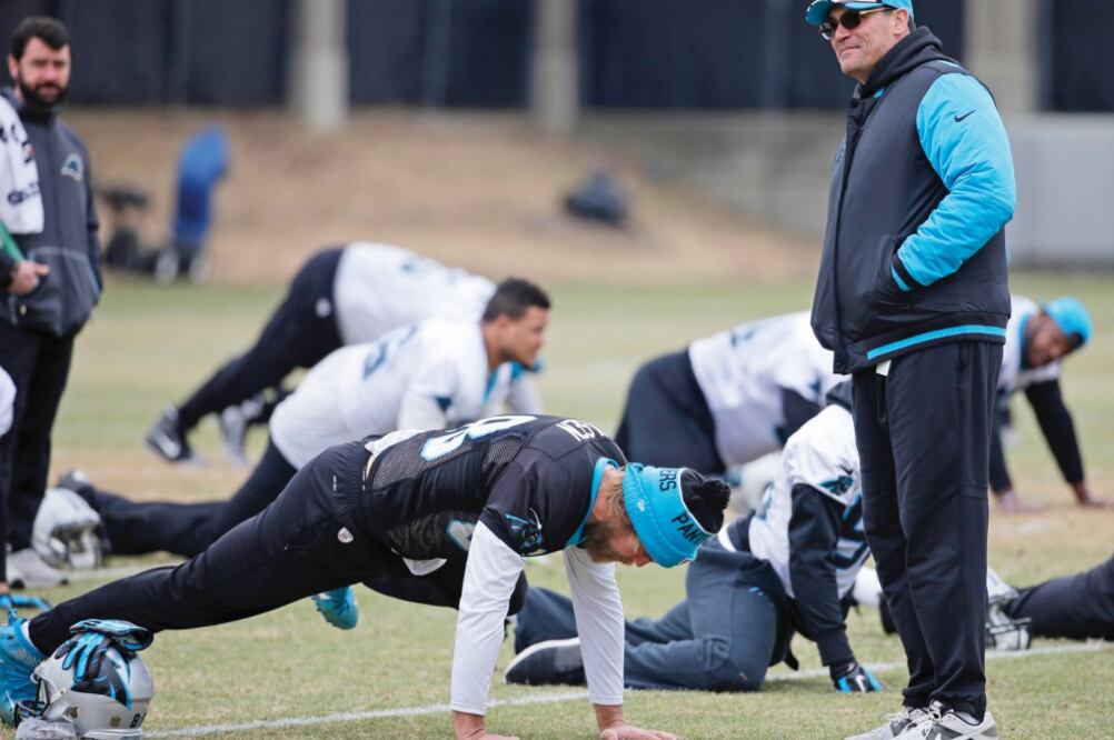 Rivera ganó un Super Bowl como jugador, con Bears en 1985; ahora quiere otro anillo como entrenador (CHUCK BURTON. AP)