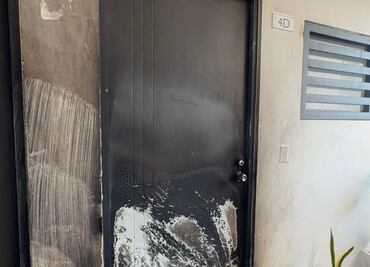 Vinculan a proceso a hombre por prender fuego a la puerta del departamento de su vecina en Sinaloa