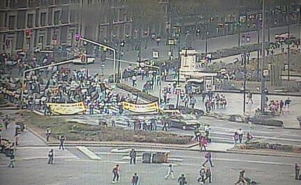 Marcha proveniente del Ángel llega a Zócalo de la Ciudad de México