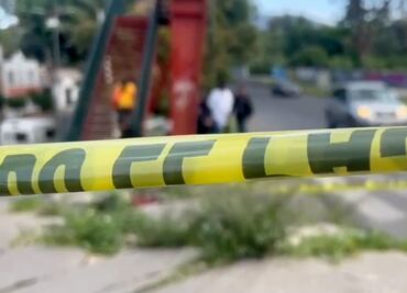 Automovilista arrolla a seis jóvenes afuera de bar en Azcapotzalco y huye del lugar