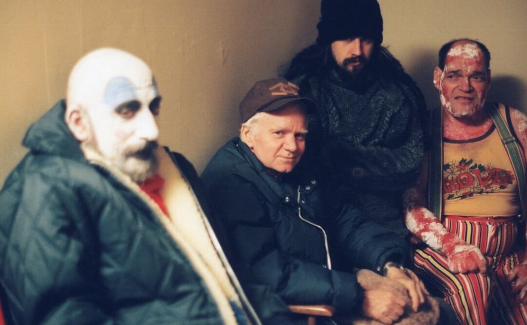 Muere Michael J. Pollard (al centro de la imagen) actuó en "Bonnie & Clyde" y "House of 1000 Corpses". Foto: Facebook - Rob Zombie