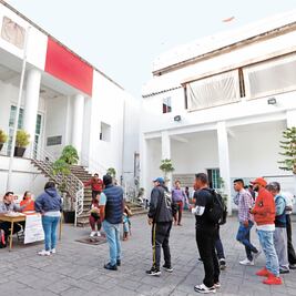 Amarga respuesta para la aventura democrática tricolor 