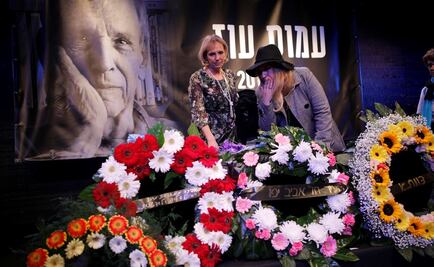 Despiden al escritor Amos Oz en una emotiva ceremonia