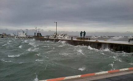 Mexico closes Gulf oil port as cold front sweeps in