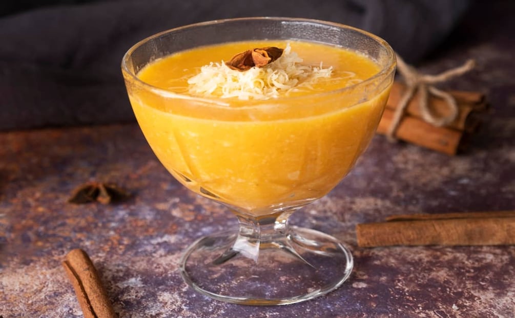 Rompope. Foto: Imagen creada con AI.