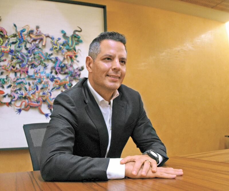 El exmandatario de Oaxaca aún no figuraba entre los aspirantes en las listas de candidaturas plurinominales para la Cámara de Diputados y el Senado de Morena / Foto: Archivo