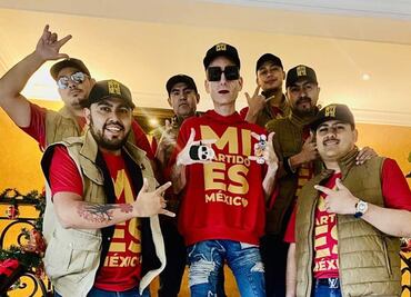 Edy Smol luce su diseño en marcha de AMLO; “hoy desfila mi amor por México’