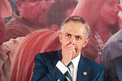 Mancera ofrece disculpas por nuevas medidas 