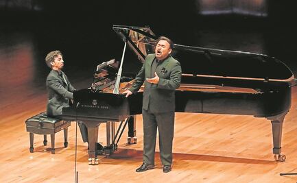 Javier Camarena se une al homenaje a las mujeres
