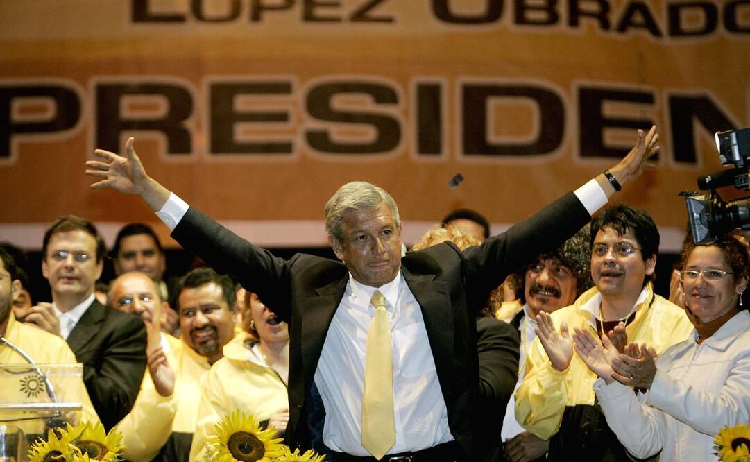 López Obrador fue un actor esencial del PRD, pues además de presidir el partido de 1996 a 1999, fue el candidato presidencial con el que más votos reunió. Foto: Eduardo Verdugo/AP