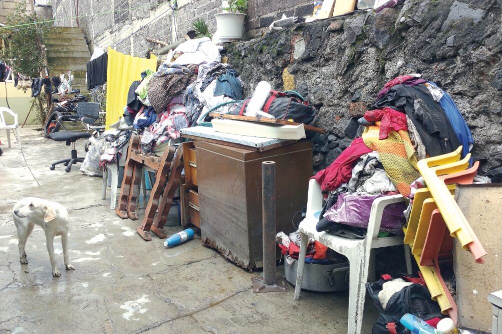 Autos, muebles, electrodomésticos y ropa fueron parte de las pérdidas de los habitantes de algunas colonias de Coyoacán. (GERARDO SUÁREZ. EL UNIVERSAL)