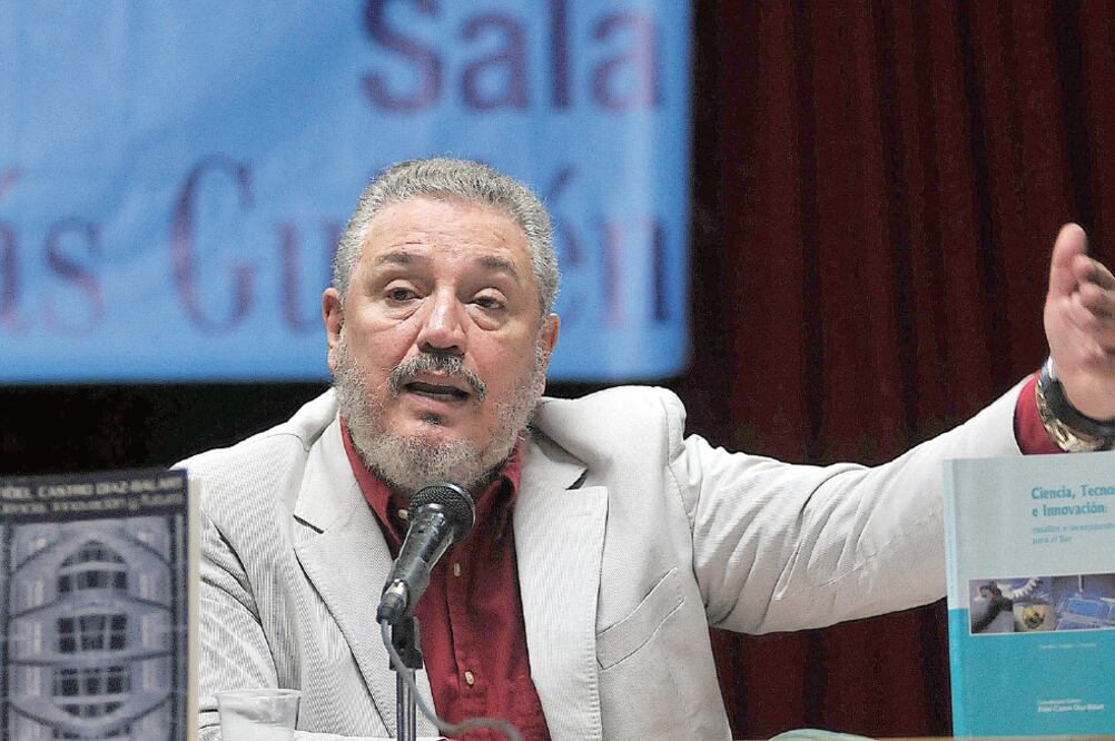 Fidel Castro Diaz-Balart, durante la presentación de dos libros sobre tecnología y ciencia, en la Feria del Libro realizada en La Habana en 2010. (AFP)