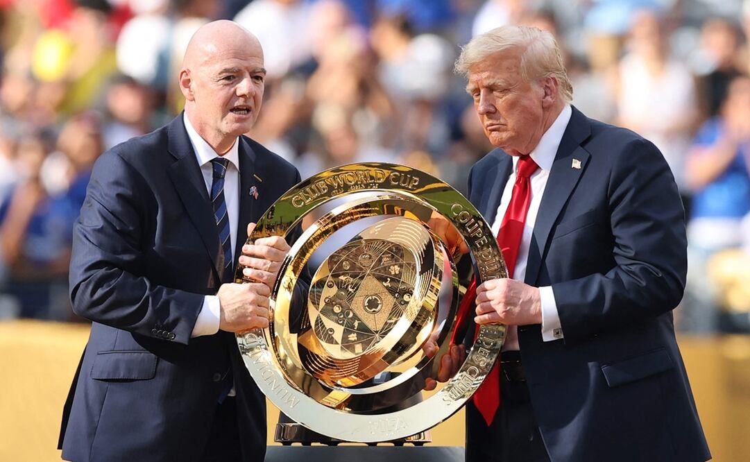 El presidente estadounidense Donald Trump asegura tener el trofeo original del Mundial de Clubes en la Casa Blanca | FOTO: AFP