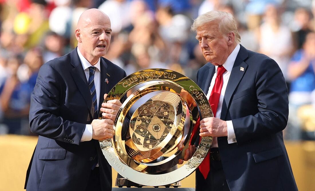 El presidente estadounidense Donald Trump asegura tener el trofeo original del Mundial de Clubes en la Casa Blanca | FOTO: AFP