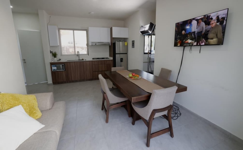 Entregan primeras 40 viviendas del Bienestar en Sinaloa; administración de Rubén Rocha ha entregado más de 30 mil títulos de propiedad.
Foto: Especial.