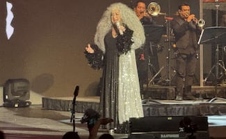 Amanda Miguel hace resonar al Auditorio Nacional en el 8M; "Cuando una mujer canta el mundo escucha"