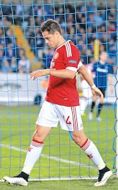 Van Gaal dice a ‘Chicharito’ que puede irse del ManU