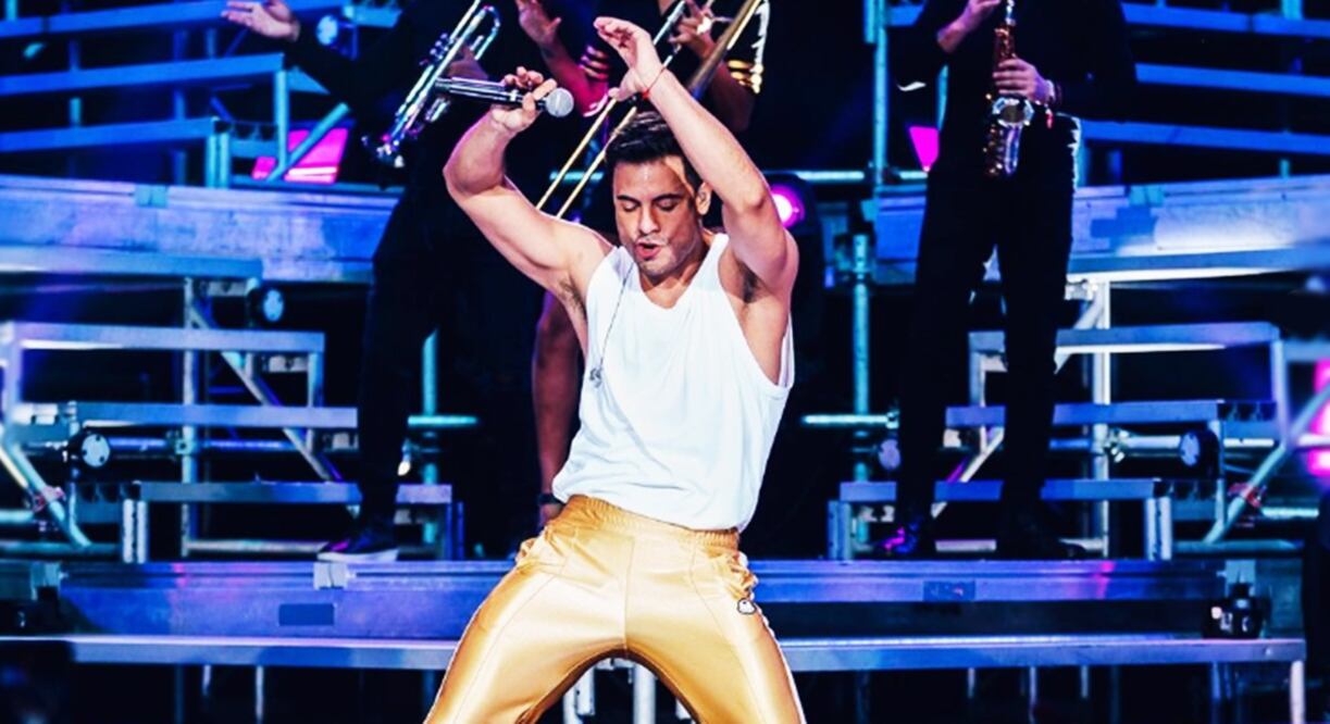 Carlos Rivera se presentó ayer en el Auditorio Nacional, como parte de su gira "Un tour a todas partes". 
Foto: Instagram