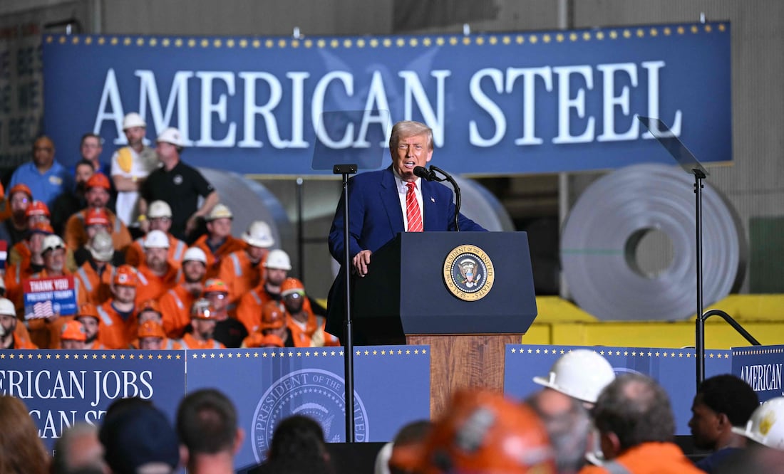 El presidente de Estados Unidos, Donald Trump, habla durante un mitin en US Steel - Irvin Works en West Mifflin, Pennsylvania. Foto: AFP