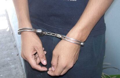 Feminicida se les escapa por boquete en Puebla; estaba en prisión preventiva domiciliaria