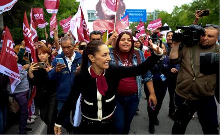 Sheinbaum rompe protocolo y se baja a saludar a simpatizantes en Reynosa, Tamaulipas