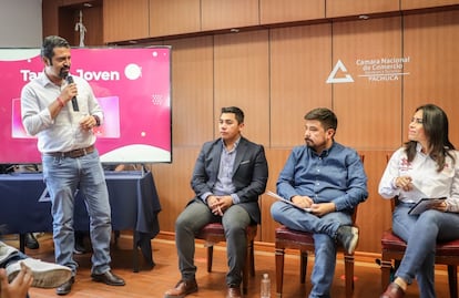 Con la "Tarjeta Joven", gobierno de Hidalgo busca fortalecer y capacitar a jóvenes en temas financieros