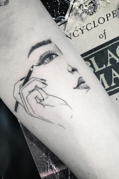 ¿Amas el maquillaje? Estos tatuajes son para ti