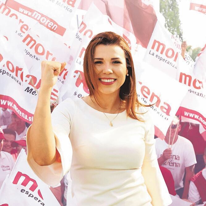 Festeja alcaldesa al estilo fifí y con bendición católica