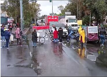 Vecinos de la GAM exigen cambio de ductos tras incendio en Nezahualcóyotl; bloquean avenida 602 y avenida Ferrocarril