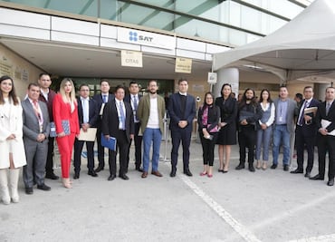 Jefe del SAT supervisa avances en simplificación de trámites para contribuyentes; visita oficinas en CDMX