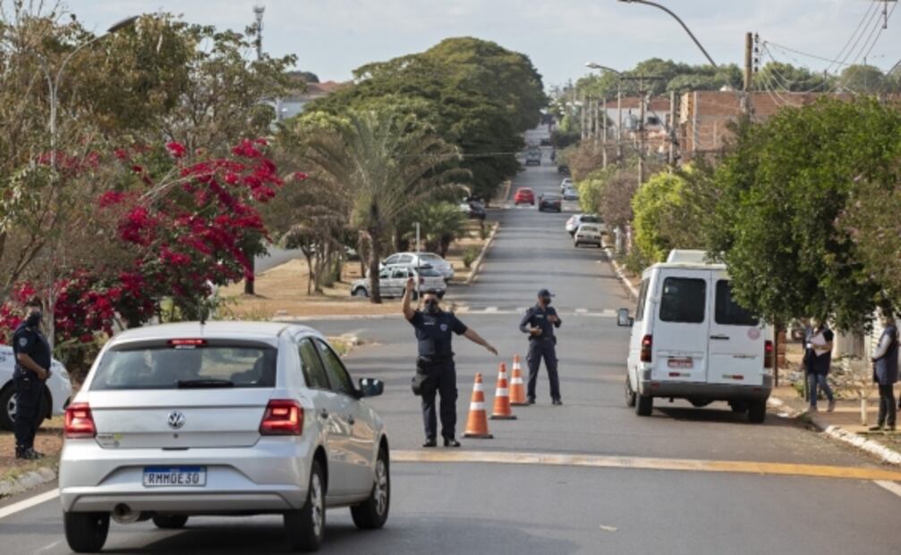 Un ensayo secreto demostró que la vacunación masiva puede acabar con el Covid-19 