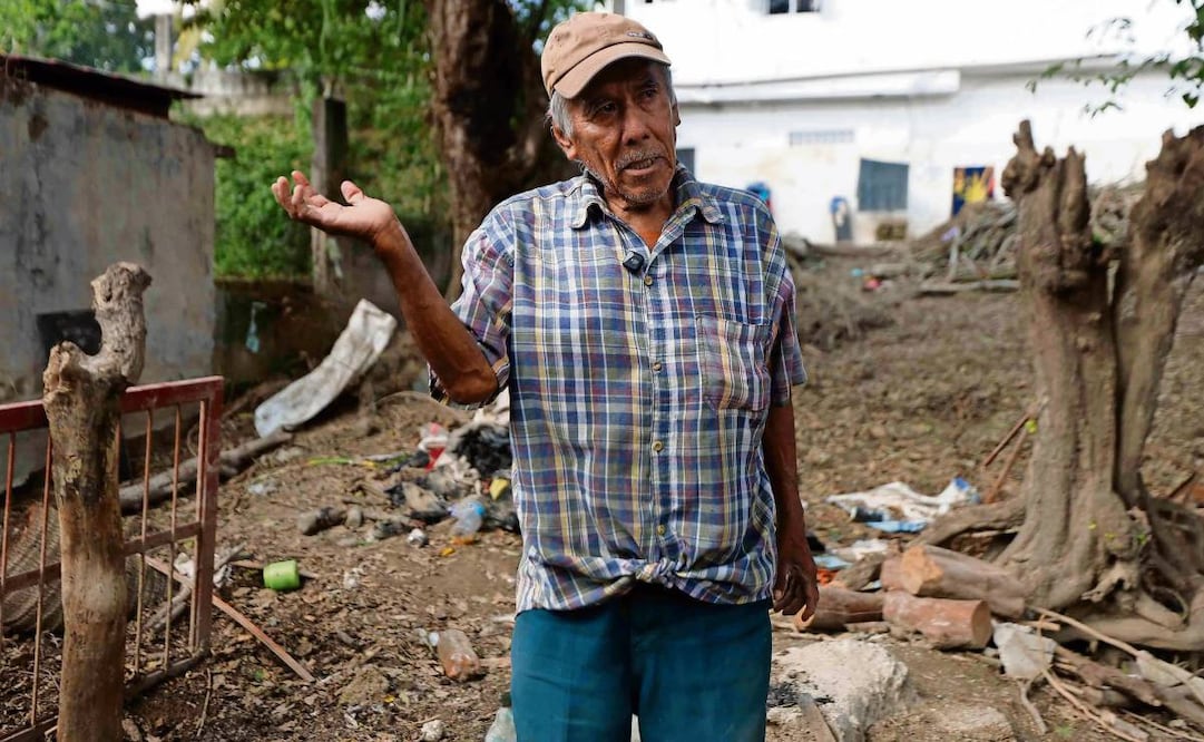 Genaro, de 65 años, vive en la banqueta desde octubre. Foto: Diego Simón / EL UNIVERSAL