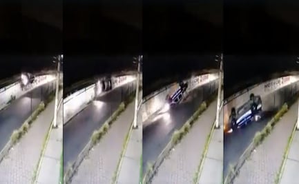 Policía de Naucalpan resulta ileso al volcar patrulla y caer de un puente vial