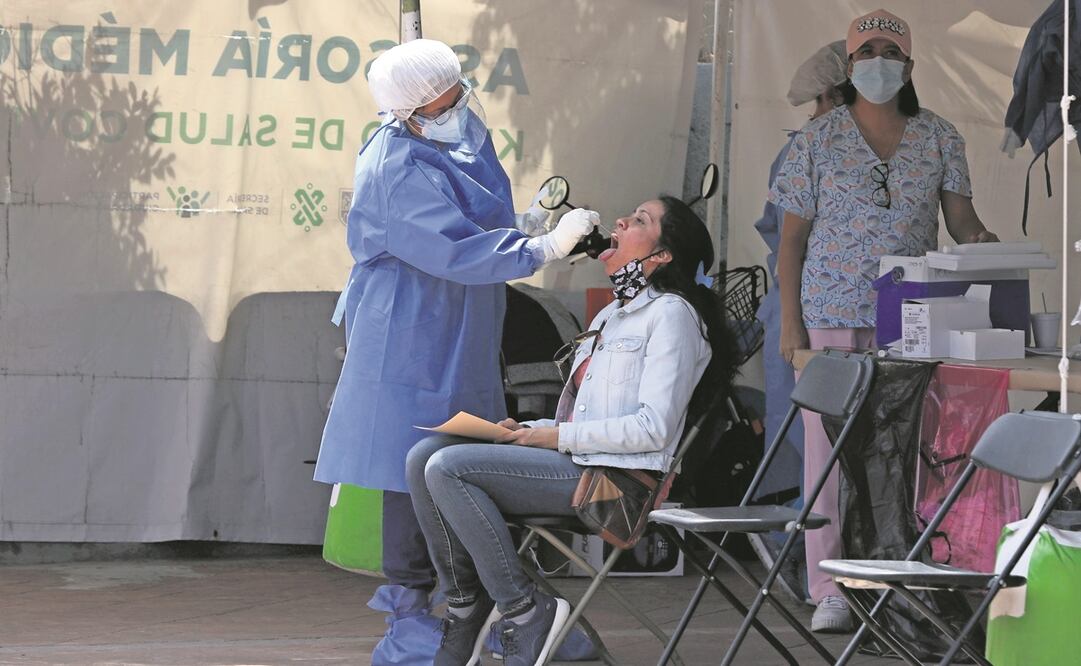 El Gobierno de la Ciudad de México comenzará a desinstalar los kioscos para pruebas de Covid, ante la disminución de casos. Foto: Archivo. El Universal
