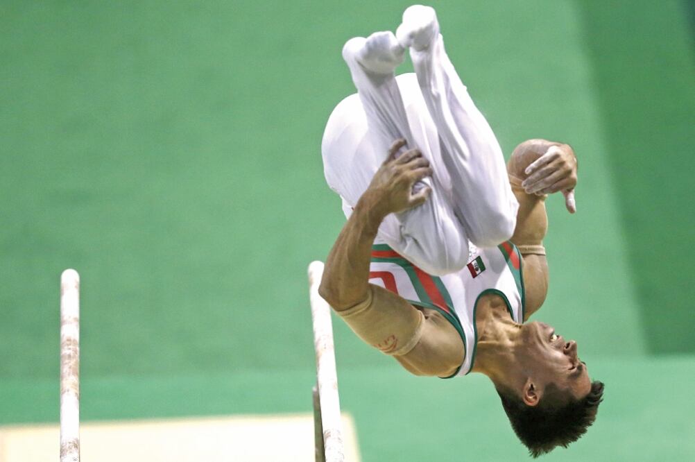 Daniel es el primer gimnasta que clasifica a dos ediciones de JO seguidas. (MARCELO SAYAO. EFE)