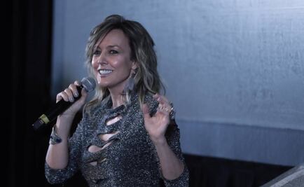 Fey se deja ver con sexy lencería