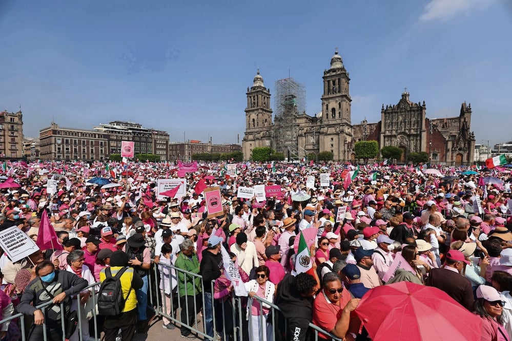 La movilización convocada por ciudadanos fue para manifestar su descontento y refleja un debilitamiento de la 4T, afirman analistas. Foto: Diego Simón / EL UNIVERSAL