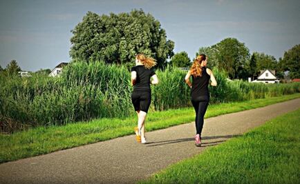 Dieta saludable y ejercicio reducen riesgo de desarrollar Alzheimer