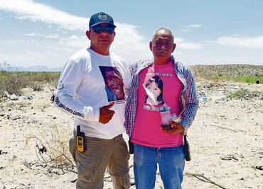 Rastrean un arroyo en busca de Esmeralda